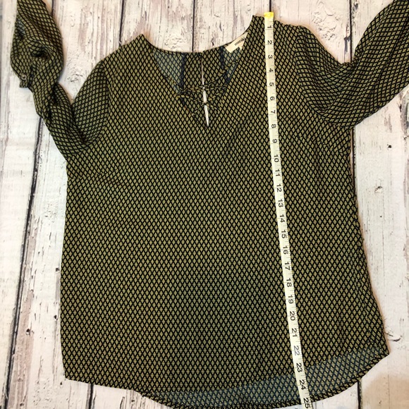 MERAKI Crisscross V-neck three quarter sleeve blouse keyhole detail back small - Picture 2 of 13